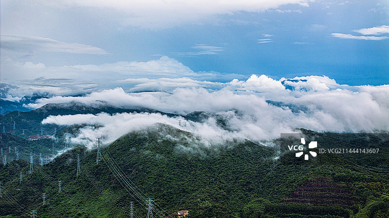 深圳坪山区马峦山郊野公园云海图片素材