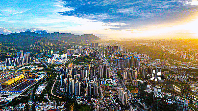深圳坪山区城区新貌航拍全景图片素材