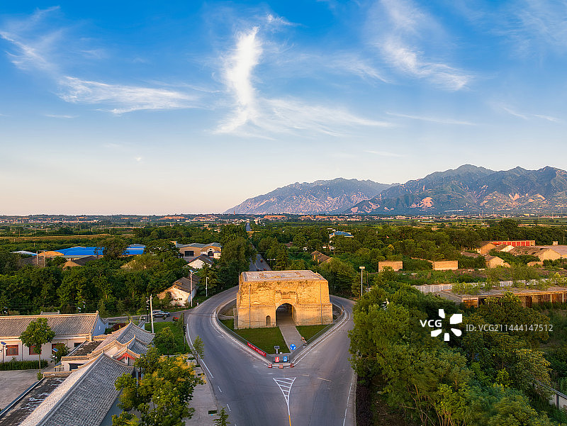 山西省运城市永济市（蒲州古城）城门遗址夏季户外航拍图片素材
