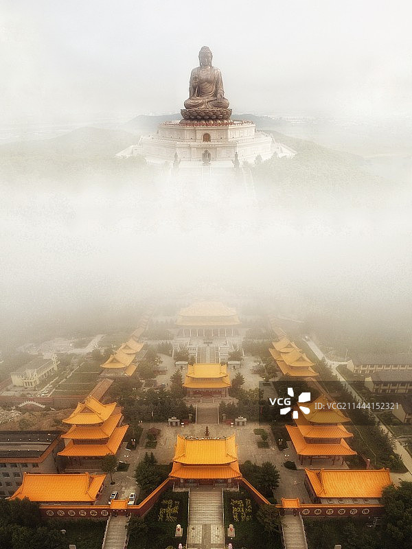 云雾缭绕六鼎山景区图片素材