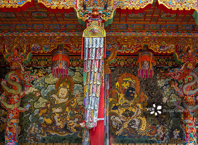 川西藏传佛教寺庙壁画图片素材