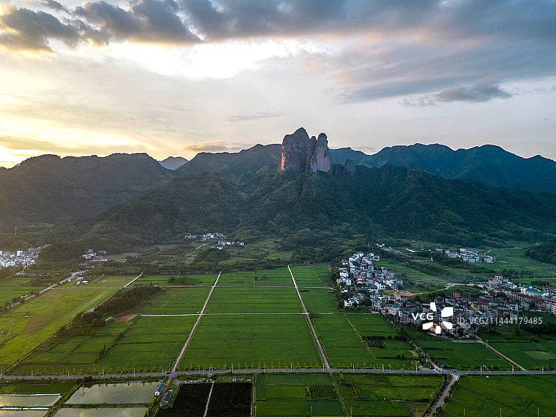 浙江衢州江山江郎山日出朝霞图片素材