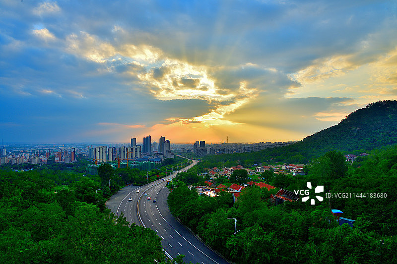 小城晚霞（拍摄于山东省日照市岚山区）图片素材