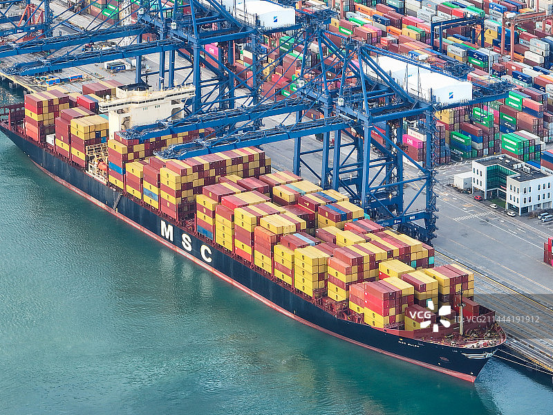 集装箱码头装卸区鸟瞰图图片素材