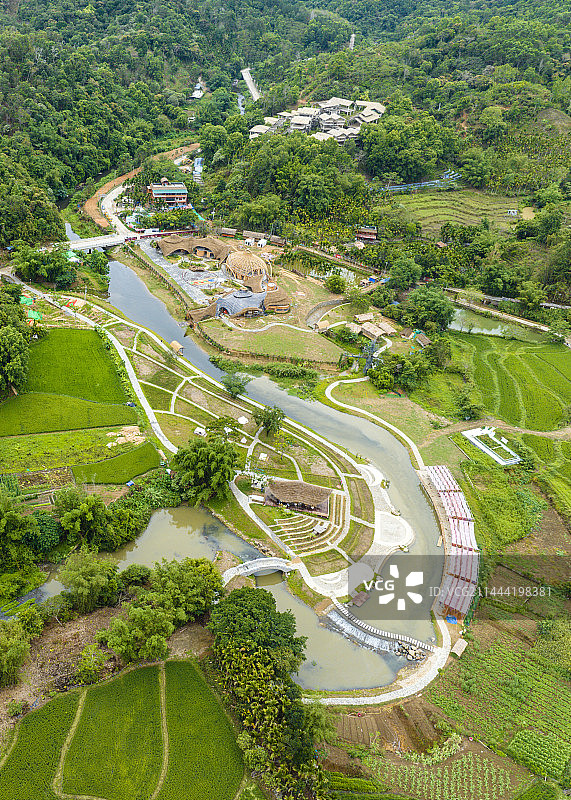 航拍海南五指山毛纳村图片素材