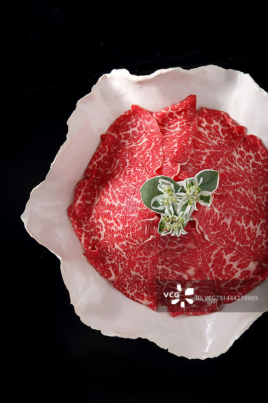 火锅食材牛肉卷羊肉卷肉片摆盘图片素材