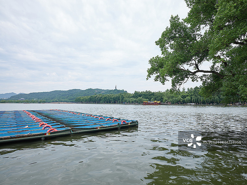 西湖游船码头图片素材