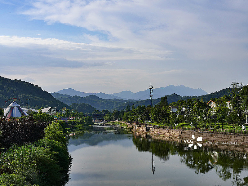 宁静的街子古镇味江图片素材