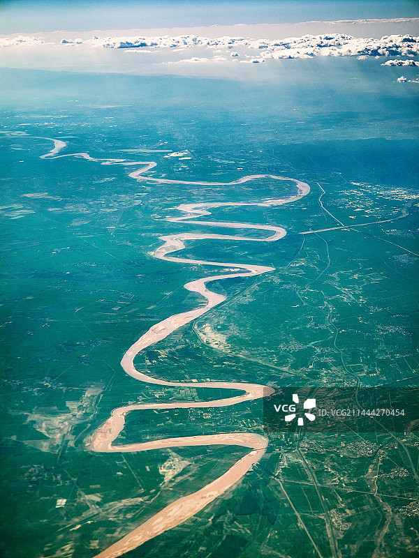 航拍蜿蜒黄河图片素材