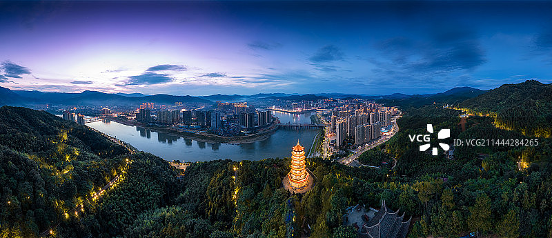 福建建瓯，航拍视角下的城区蓝调夜景全景图片素材