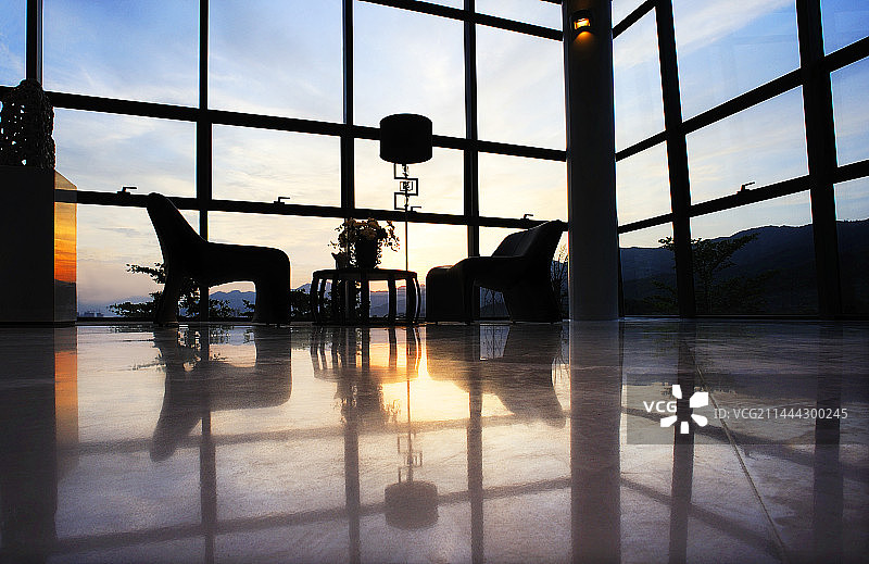 让建筑与天地对话图片素材