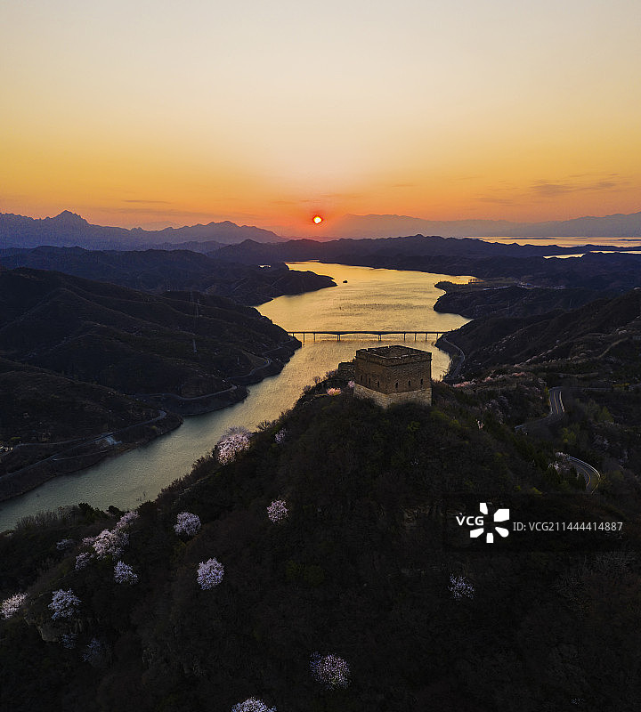 鹿皮关长城日出图片素材