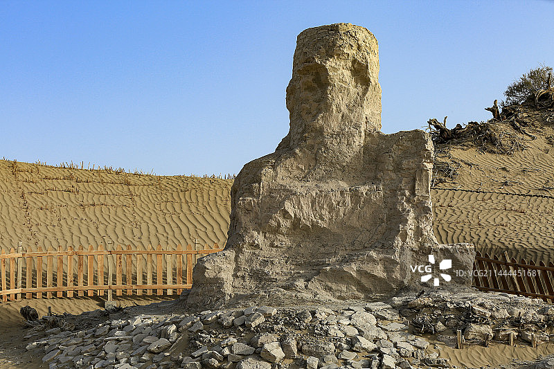 尼雅遗址--佛塔图片素材