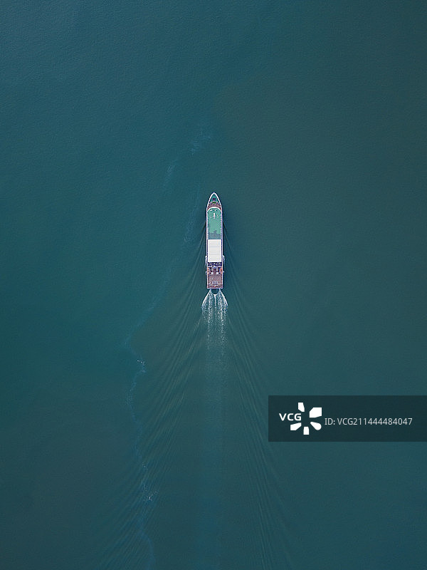 海上船只的高角度视图图片素材