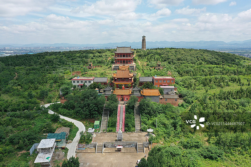航拍视角下的三山寨图片素材