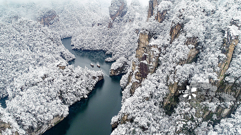 张家界宝峰湖冬雪图片素材