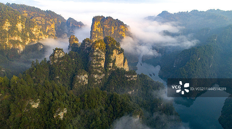 张家界宝峰湖晨景图片素材