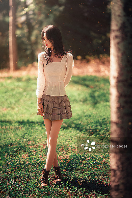 梦幻森林 2023第一版 合作Model:蔓蔓图片素材