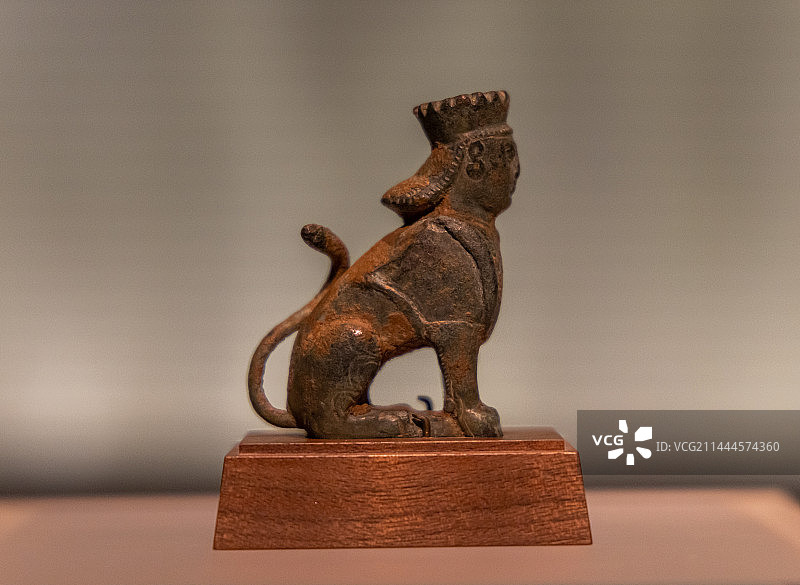 外国文物：乌拉尔图王国  伊朗 斯芬克斯铜像图片素材