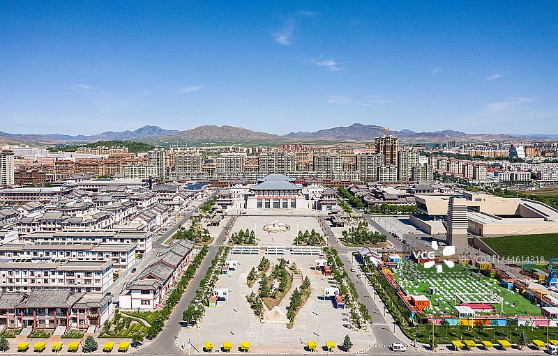 航拍内蒙古巴林左旗政府林东镇城市风光图片素材