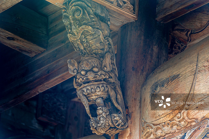 中国安徽黄山黟县宏村汪氏宗祠的木雕艺术图片素材