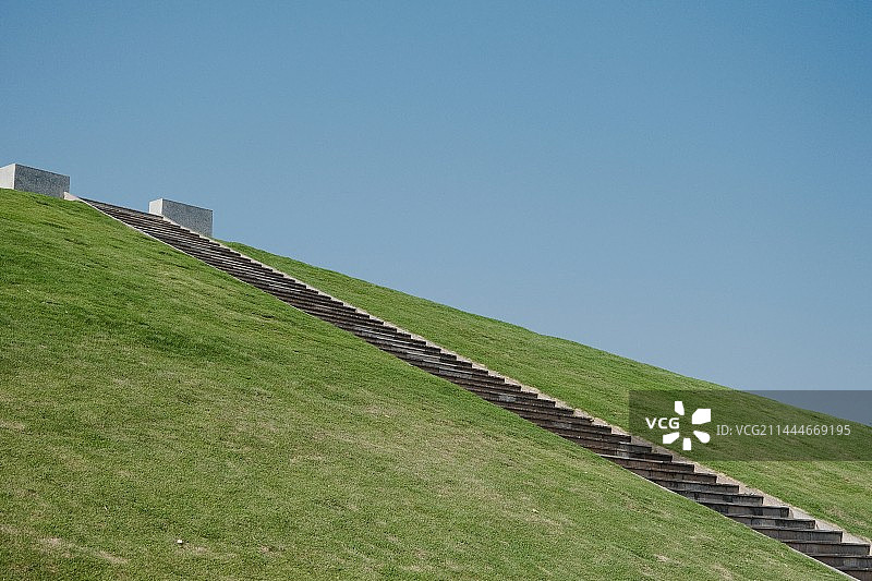 厦门海湾公园，草地金字塔图片素材