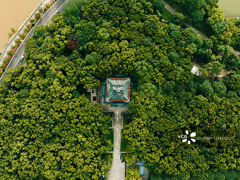 屹立湘江边的神龙塔图片素材