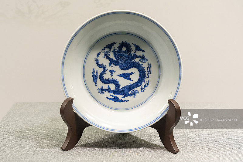 清雍正青花龙纹洗大明宣德年制图片素材