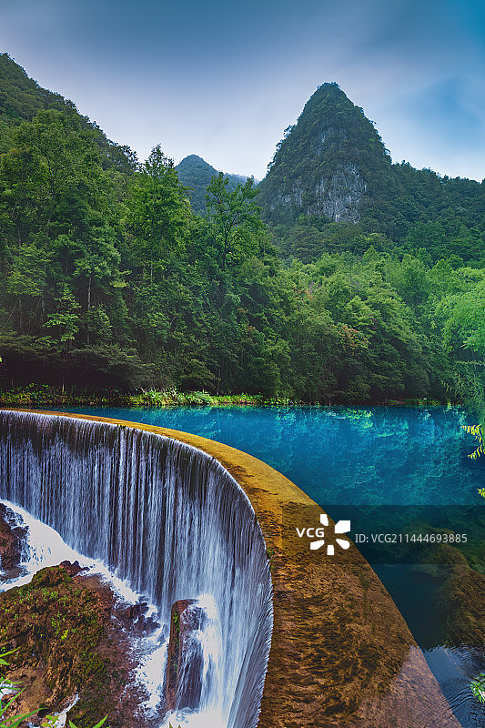 贵州黔南州荔波小七孔景区卧龙潭风光图片素材