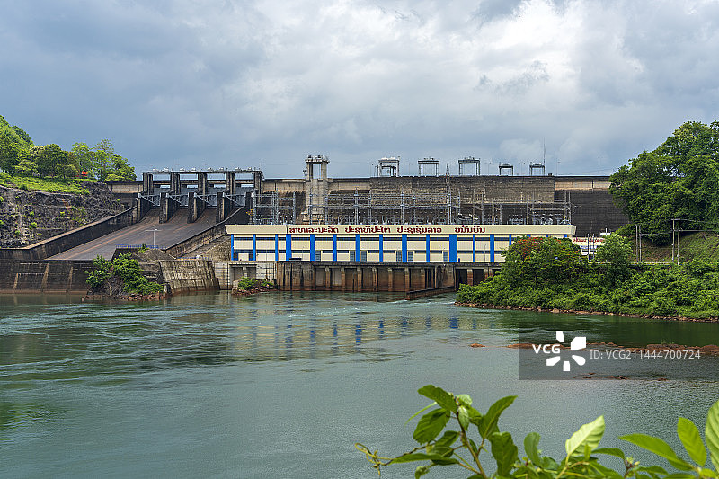 中国援建的老挝万荣南鹅湖水电站图片素材