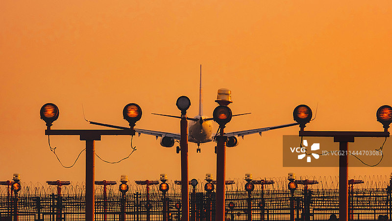 落日飞机图片素材