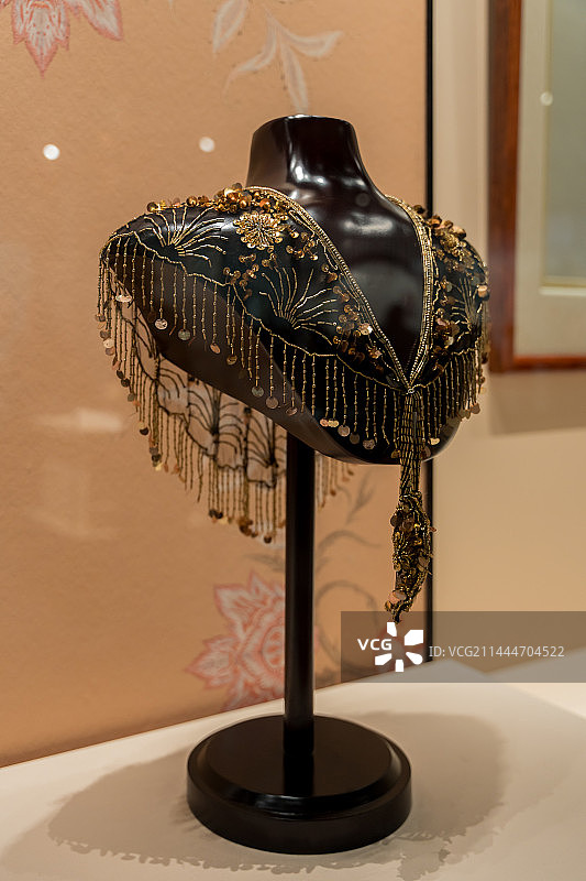 广绣·珠绣花卉纹披肩（1980年代）图片素材