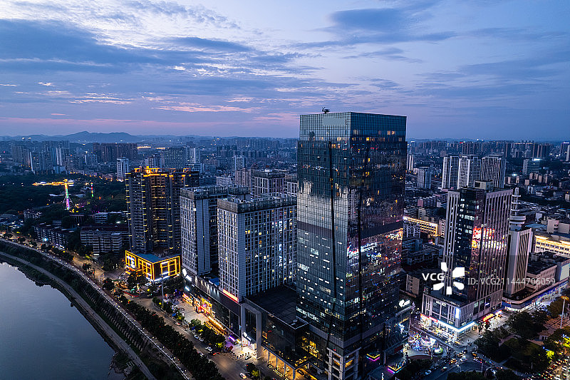 中国湖南省株洲中心广场夜景图片素材