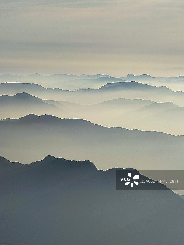 清晨泰山图片素材