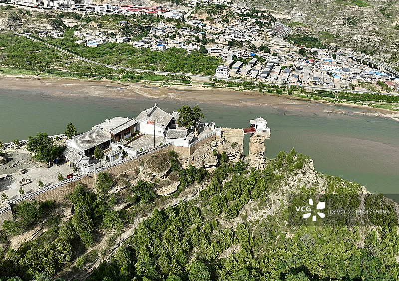 佳县守望黄河的香炉寺图片素材