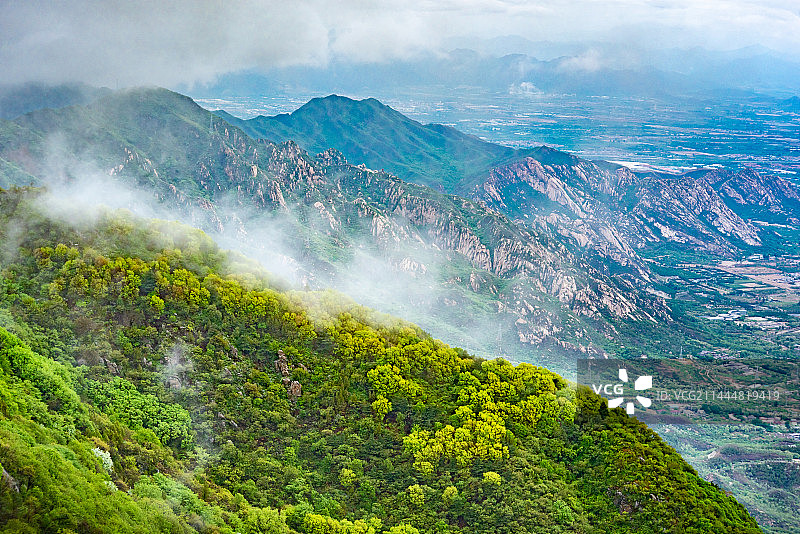 北京大西山夏季云海妙峰云海图片素材