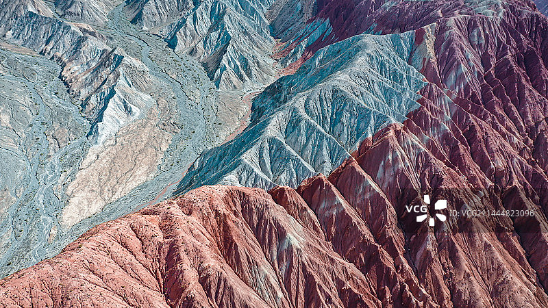 南北疆天山-昆仑山交汇处图片素材