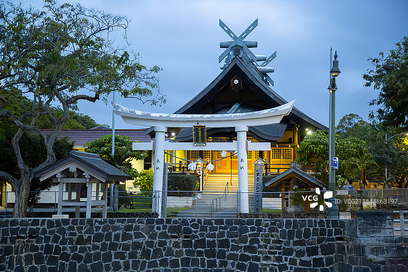 出云大社夏威夷分社与白色鸟居 日本神社 美国夏威夷檀香山图片素材