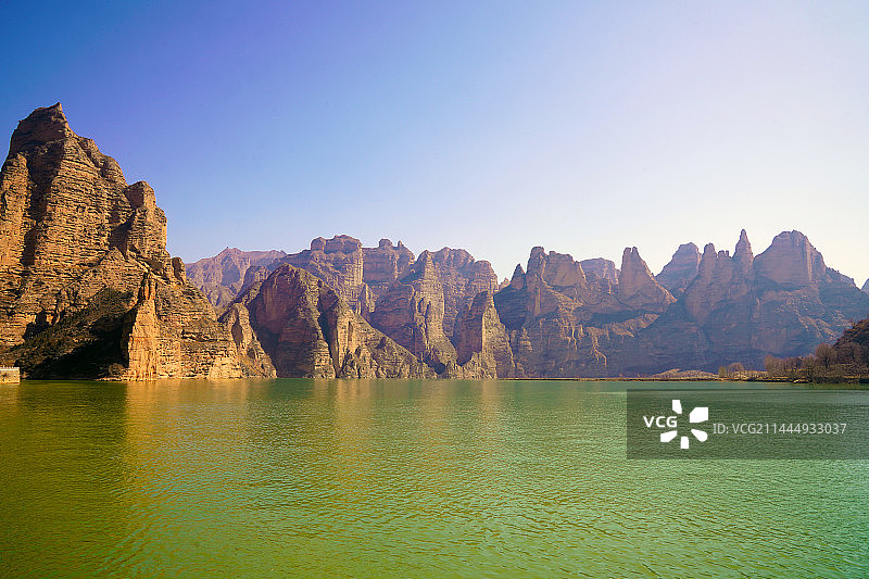 甘肃炳灵丹霞国家地址公园“万笏朝天”图片素材