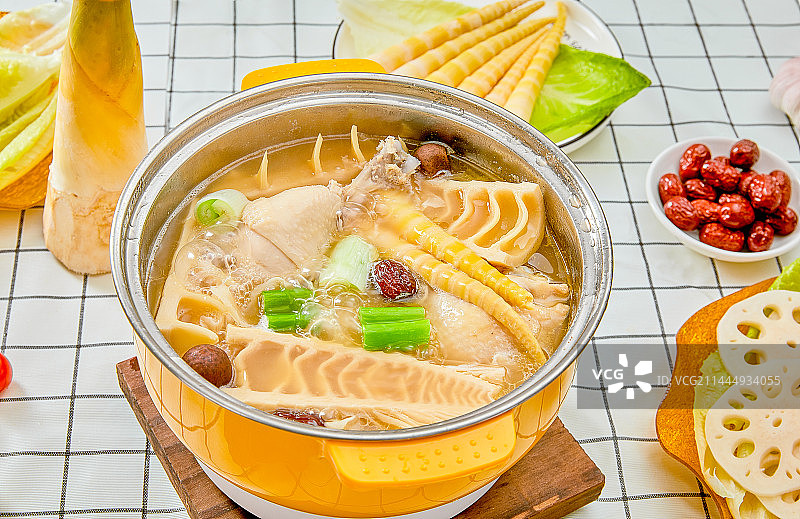 清汤脆笋小火锅图片素材