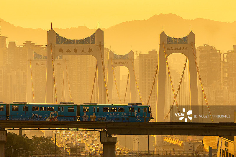 沐浴晨光图片素材