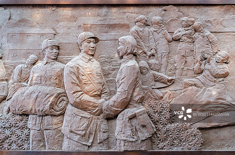 江苏省宿迁市宿北大战遗址公园，一条被子故事雕塑图片素材