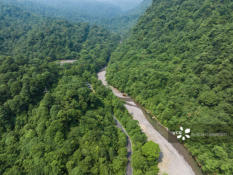 四川荥经龙苍沟镇大石坝原始森林自然风光清澈溪流河水山水风光图片素材