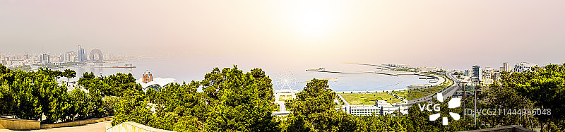 里海边的巴库图片素材