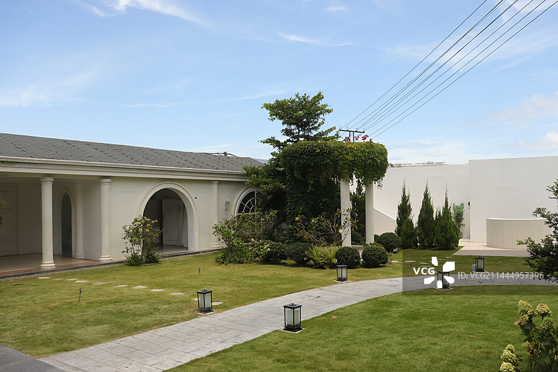 2023.07.02•福建厦门•某类似于庄园小院的景色图片素材