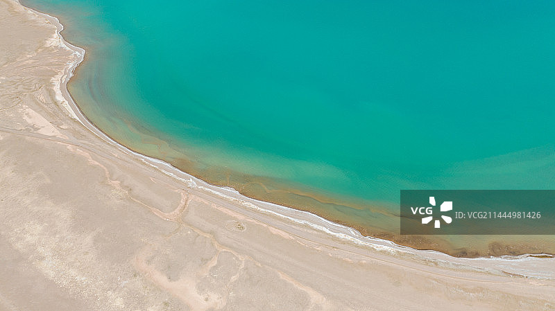 西藏那曲双湖县达林错俯拍湖面图片素材