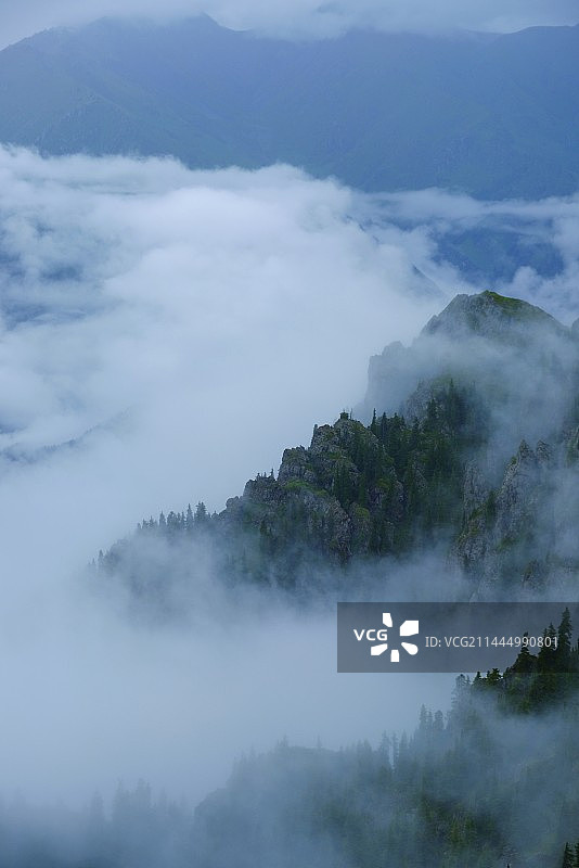 山对天的高角度视图图片素材