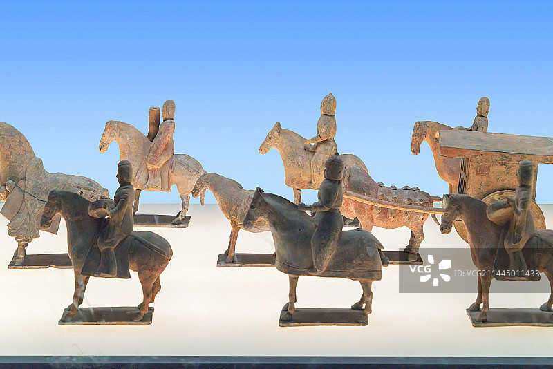 中国古代士大夫出行，陶俑图片素材