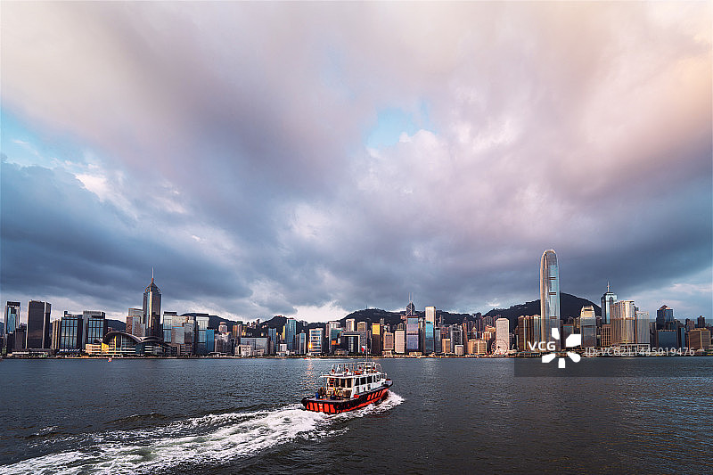 天星码头的维港清晨图片素材