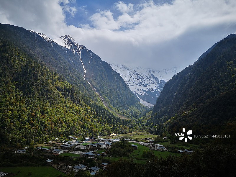 雨崩村图片素材